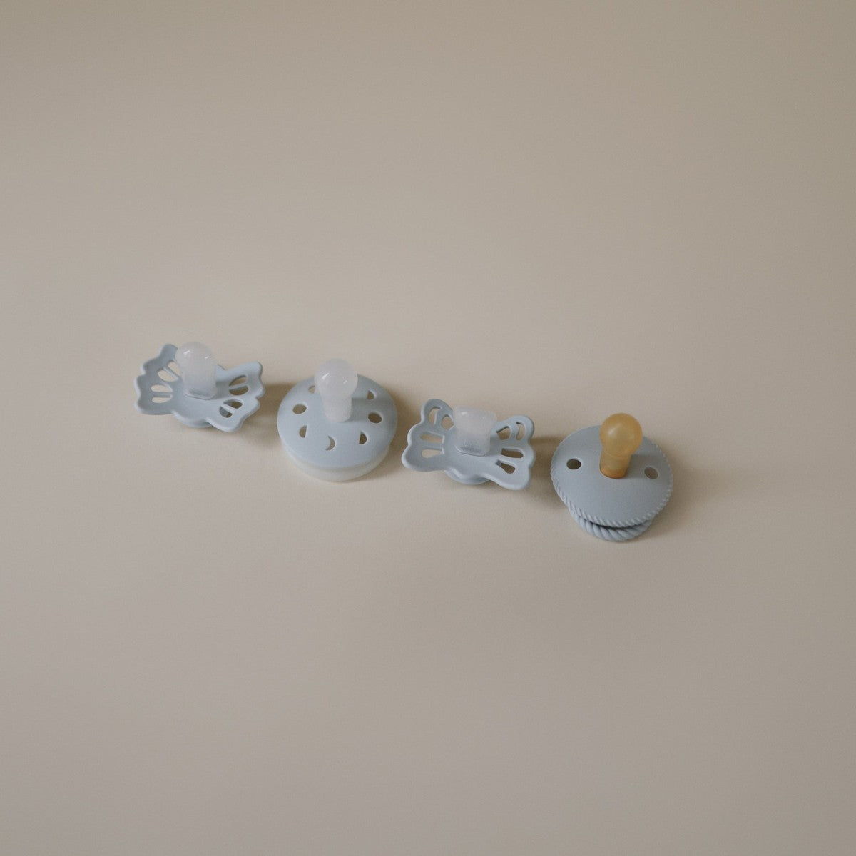 Lot de 4 suces FRIGG Moonlight Sailing - Bleu poudre (0-6 mois)-Mushie-Boutique LeoLudo