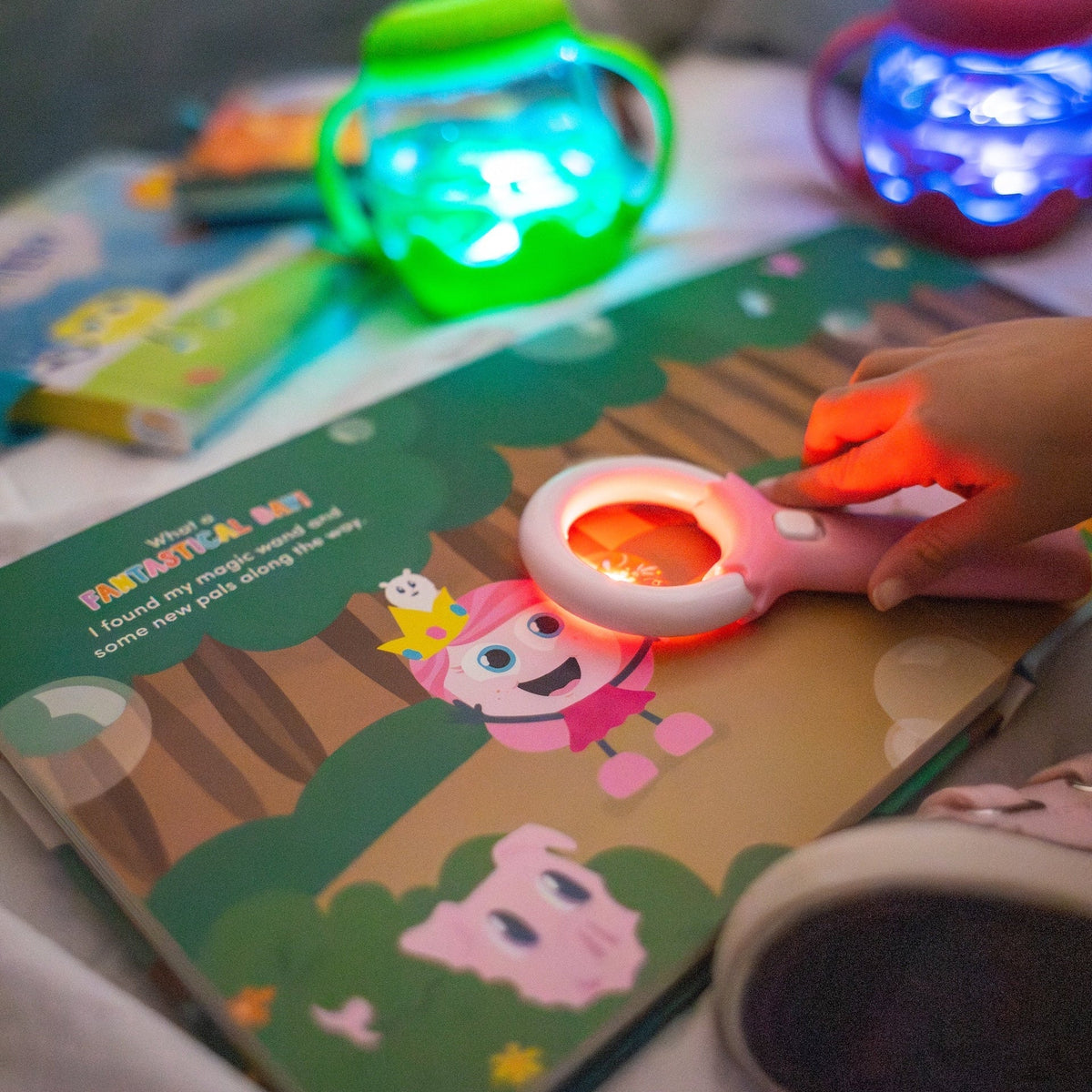Livre interactif Glo Pals Princess Ida - en action