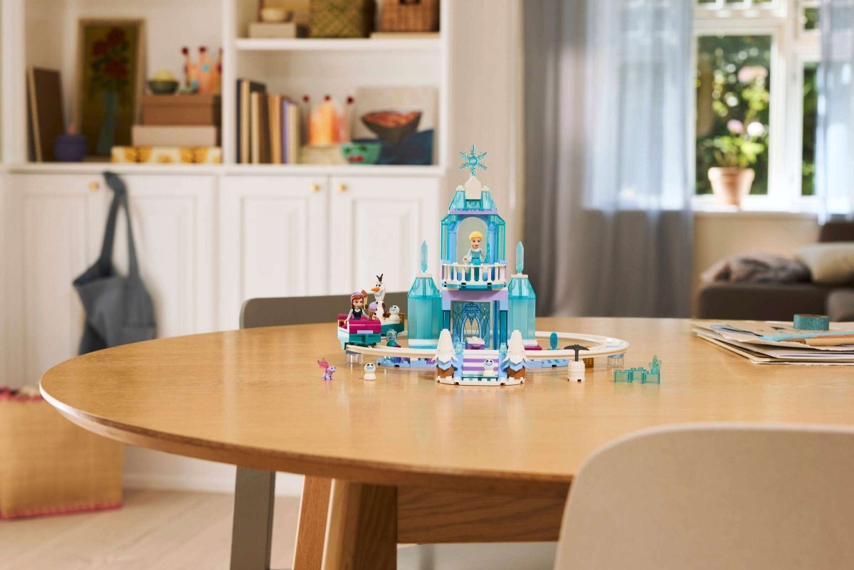 Aventure en traîneau et château de glace d’Elsa (216pcs) – LEGO Disney Frozen - Jeux de construction - Boutique LeoLudo - LEGO