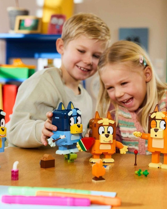 Bluey - Famille à construire (466 pcs.) – LEGO® -Ensembles de jeu- Boutique LeoLudo-LEGO