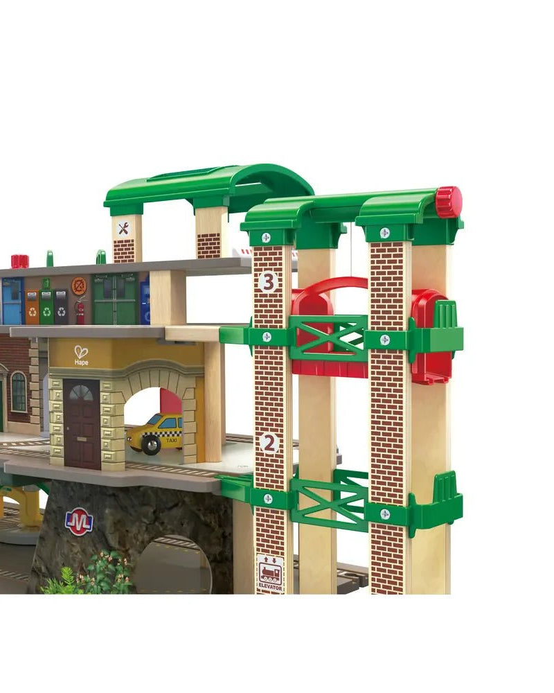Circuit de train multi - niveaux – Ville interactive - Ensembles de jeu - Boutique LeoLudo - Hape
