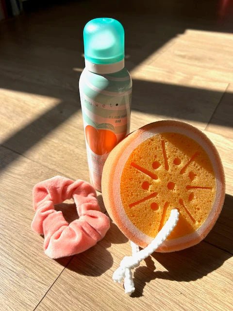 Coffret Bubble Peach – Mousse de douche pêche, éponge fruit & chouchou Inuwet - Pour le bain - Boutique LeoLudo - inuwet