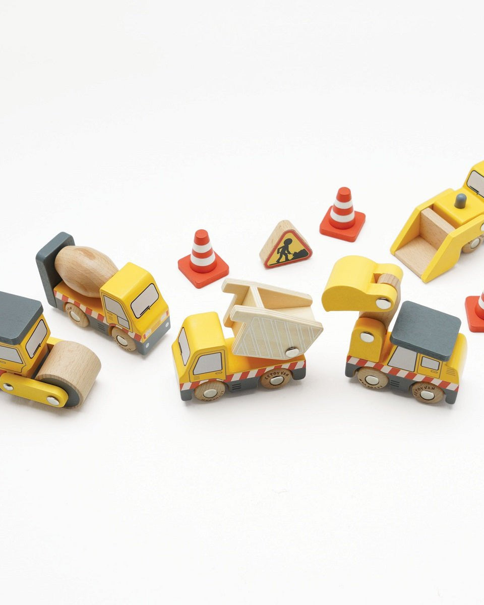 Ensemble de 5 véhicules de construction en bois - Véhicules de jeu - Boutique LeoLudo - Le Toy Van