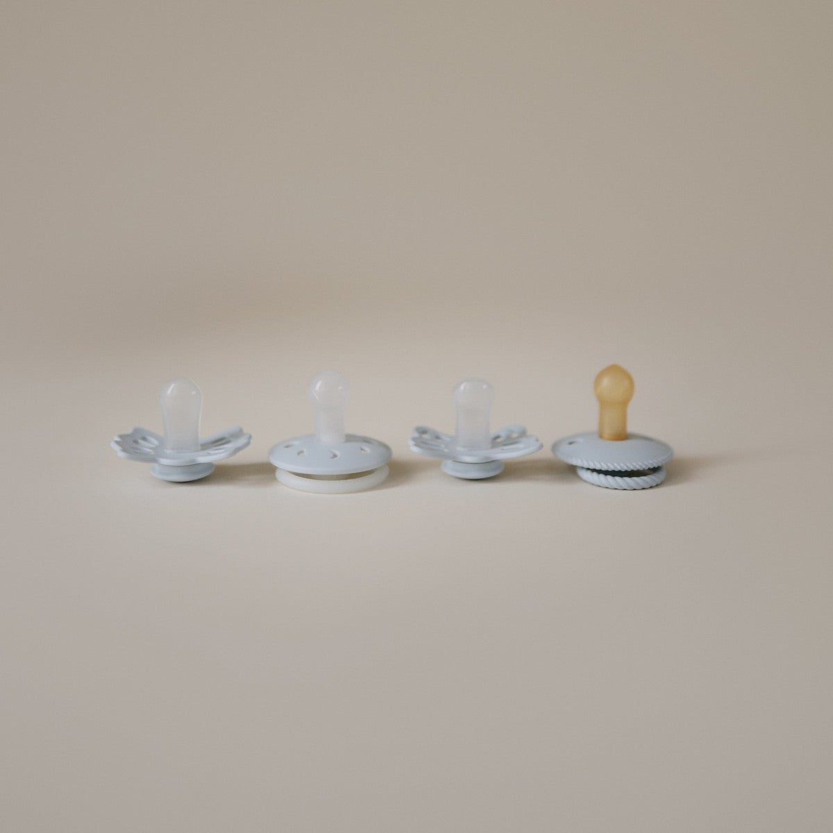 Lot de 4 suces FRIGG Moonlight Sailing - Bleu poudre (0-6 mois)-Mushie-Boutique LeoLudo