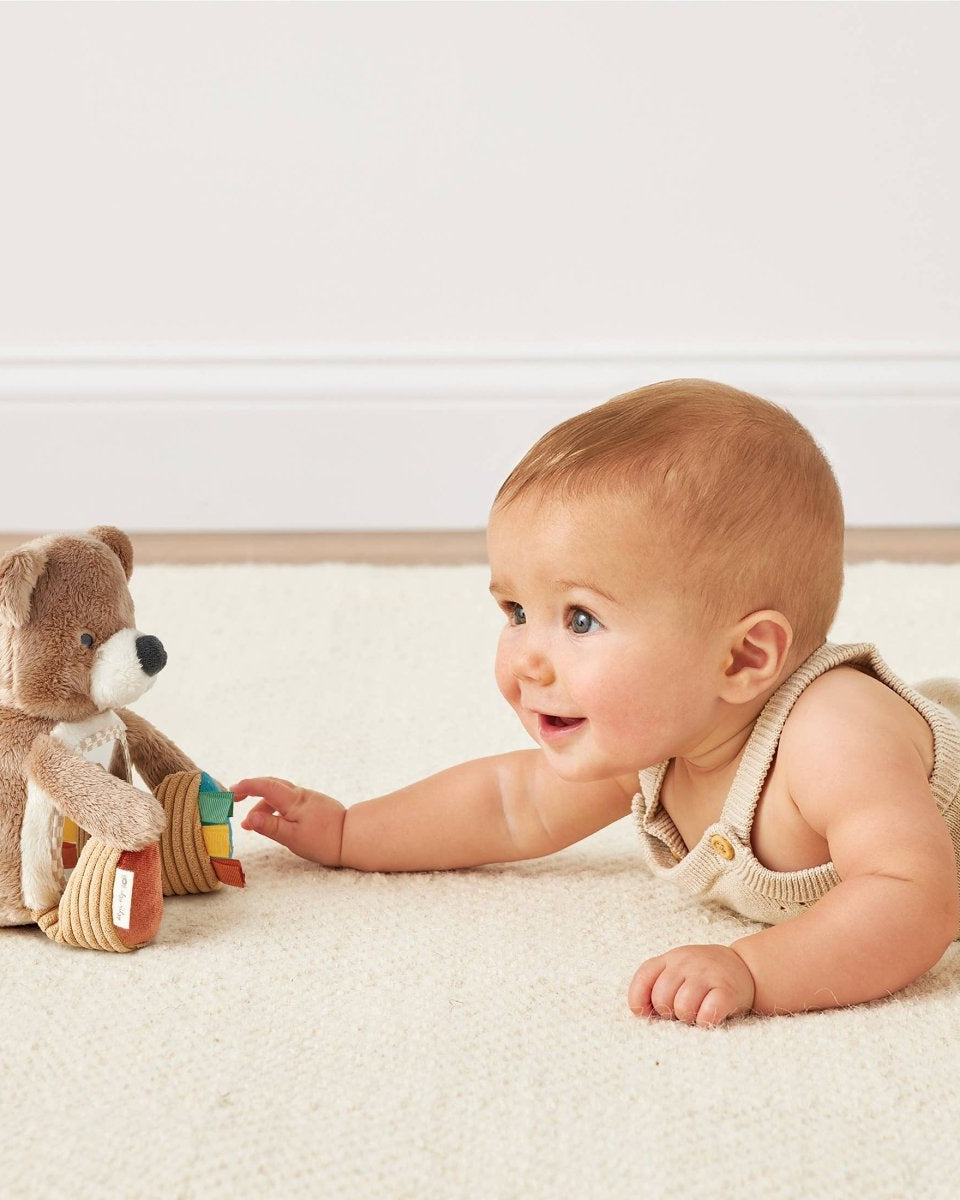 Itzy Bitzy Mirror™ – Theo le petit ours -Jouets d'éveil- Boutique LeoLudo-Itzy Ritzy Canada
