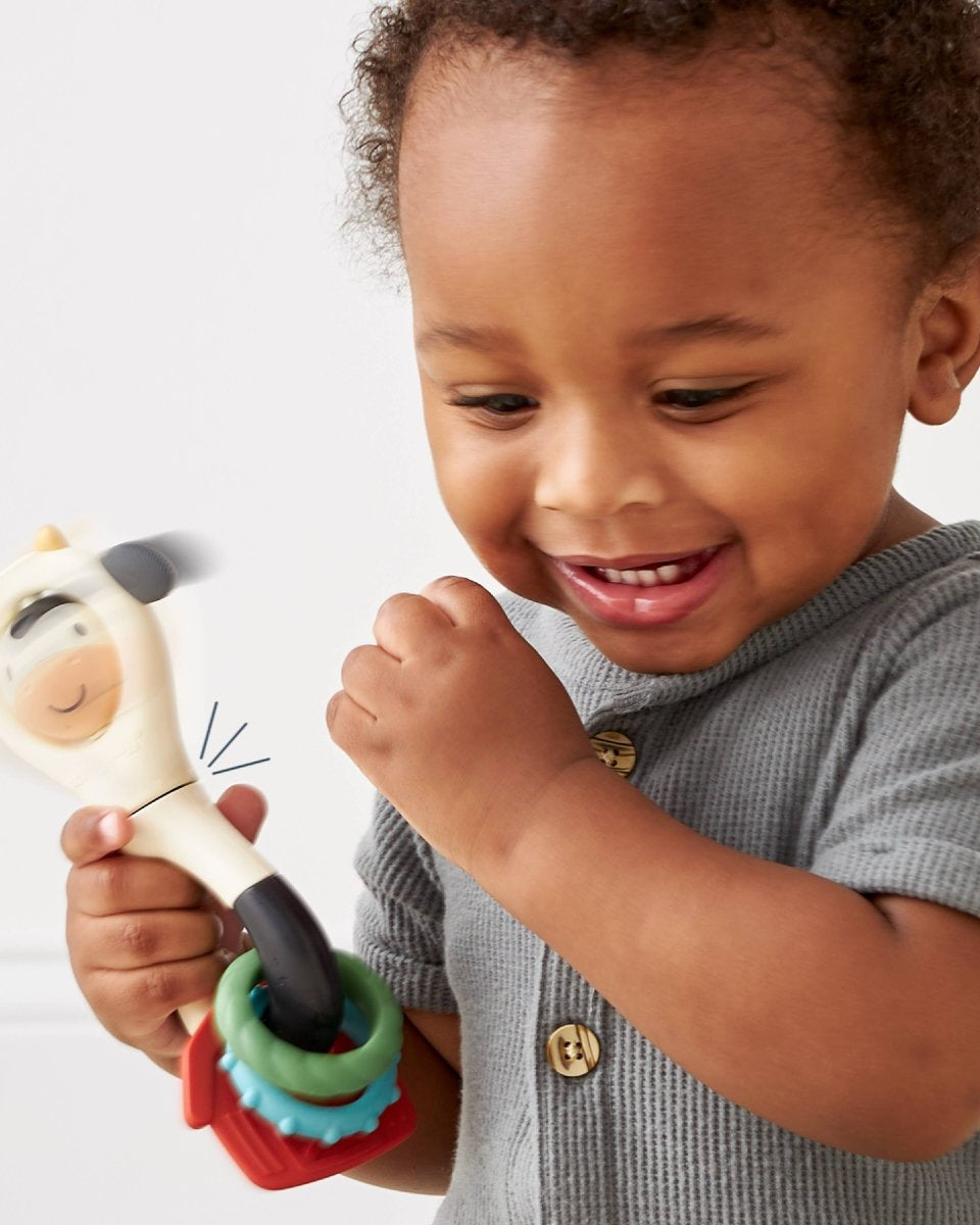 Itzy Spinner™ – Hochet et jouet de dentition sensoriel -Jouets sensoriels- Boutique LeoLudo-Itzy Ritzy Canada