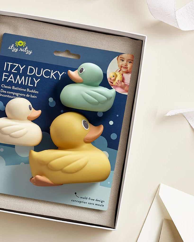 Jouets de bain bébé – Itzy Ducky Family™ - Jouets de bain - Boutique LeoLudo - Itzy Ritzy Canada