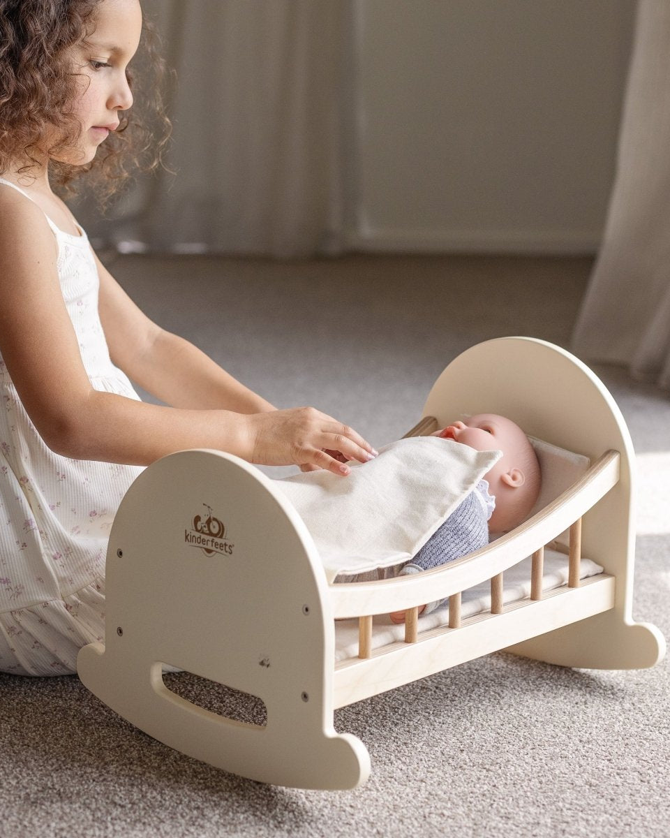 Lit de poupée en bois – Kinderfeets - Accessoires poupée - Boutique LeoLudo - Kinderfeets