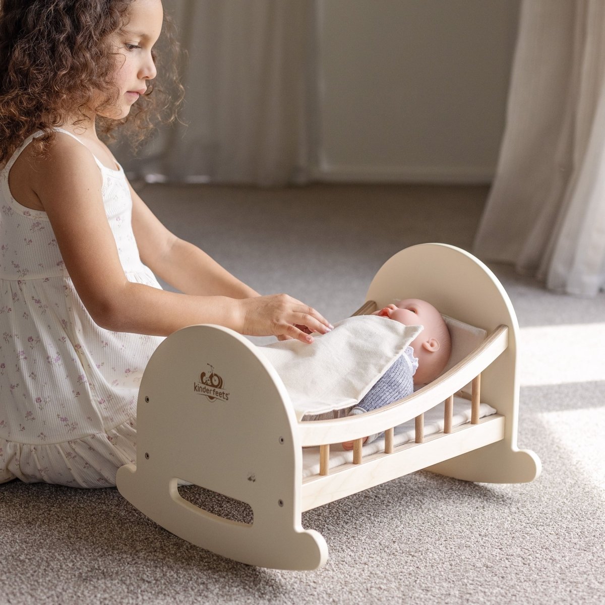 Lit de poupée en bois – Kinderfeets - Accessoires poupée - Boutique LeoLudo - Kinderfeets