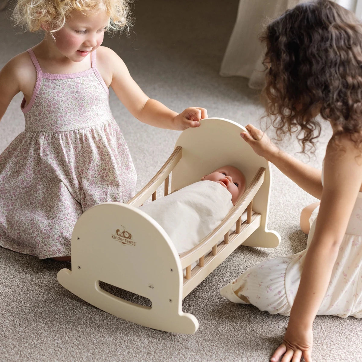 Lit de poupée en bois – Kinderfeets - Accessoires poupée - Boutique LeoLudo - Kinderfeets