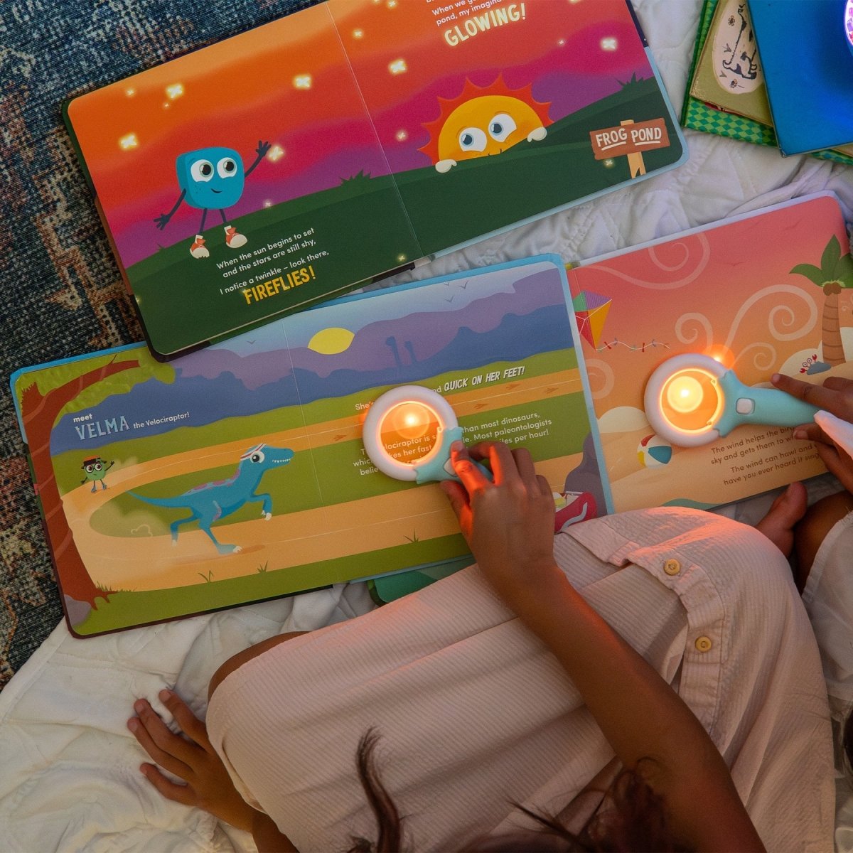 Livre interactif lumineux Glo Pals – Pippa's Prehistoric Pals (EN) - Livres - Boutique LeoLudo - Glo Pals