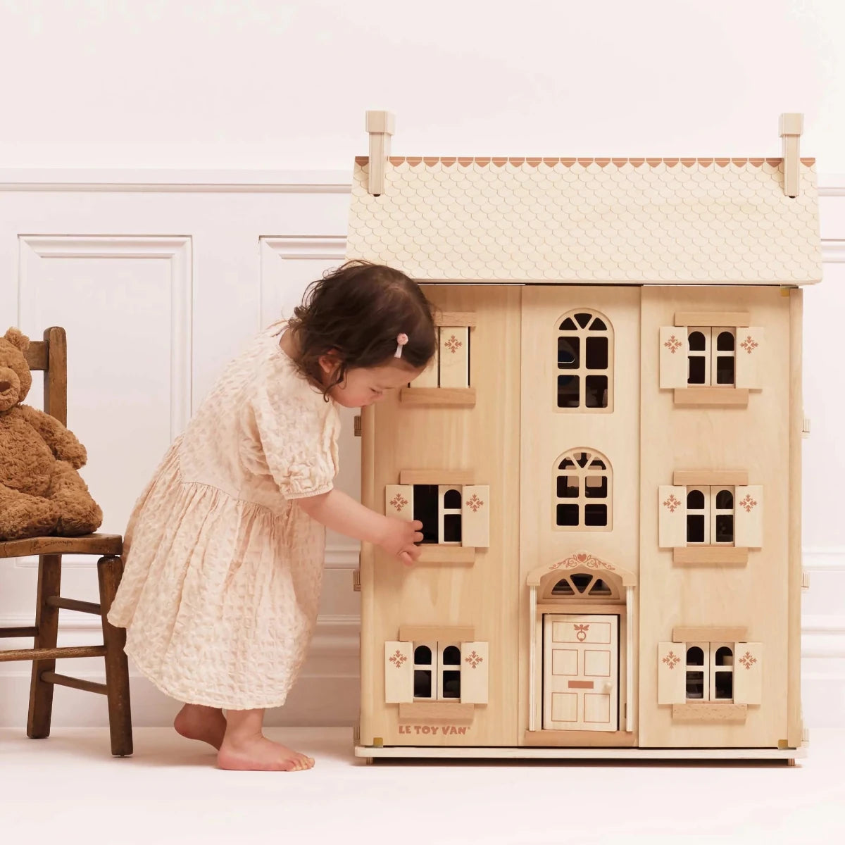 Maison de poupée en bois naturel - Maisons de poupée - Boutique LeoLudo - Le Toy Van