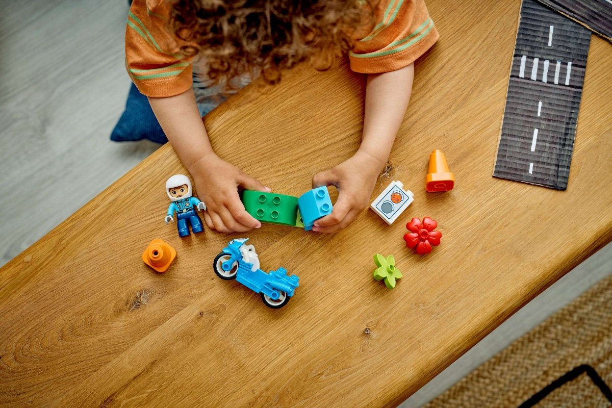 Moto de police bleue – LEGO DUPLO (11 pcs) - Ensembles de jeu - Boutique LeoLudo - LEGO