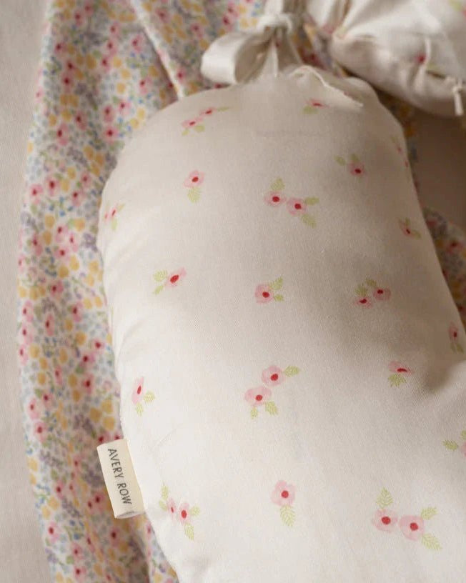 Oreiller d'allaitement Anemone -Allaitement- Boutique LeoLudo-Avery Row