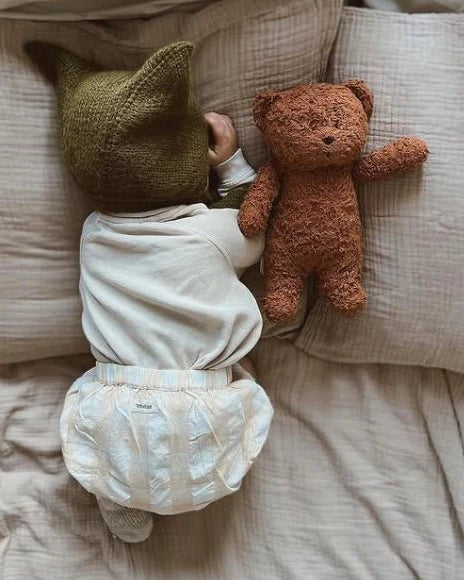 Ourson Caramel Moonie – Peluche sonore biologique avec veilleuse - Jouets d'éveil - Boutique LeoLudo - moonie