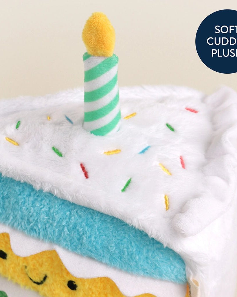 Peluche sensorielle bébé – Gâteau d’anniversaire -Peluches- Boutique LeoLudo-Itzy Ritzy Canada