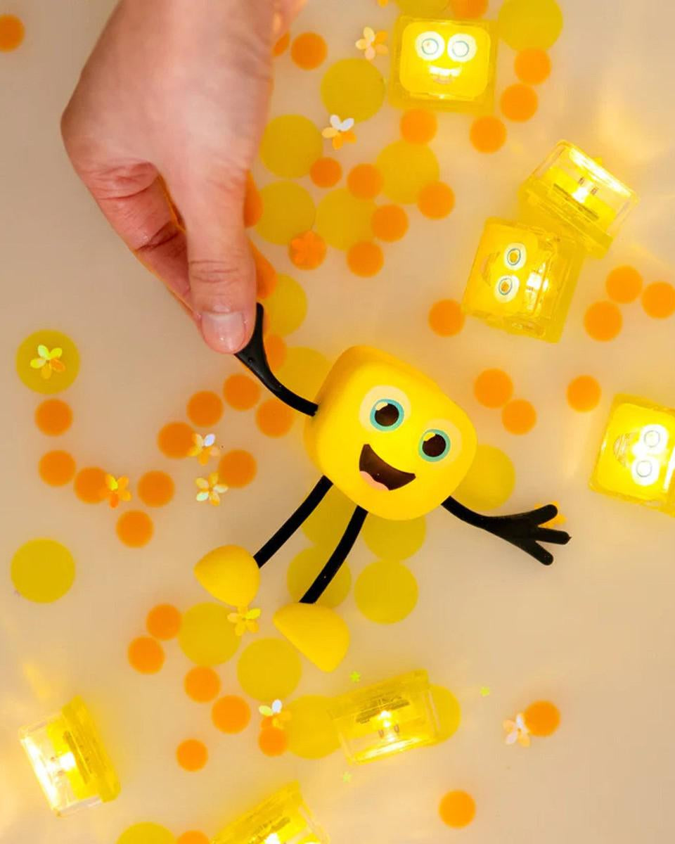 Personnage + cubes lumineux pour le bain Glo Pals - Alex (jaune) - Jouets de bain - Boutique LeoLudo - Glo Pals
