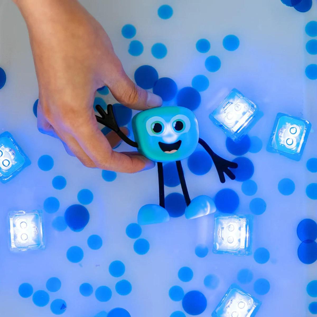 Personnage + cubes lumineux pour le bain Glo Pals - Blair (bleu) - Jouets de bain - Boutique LeoLudo - Glo Pals