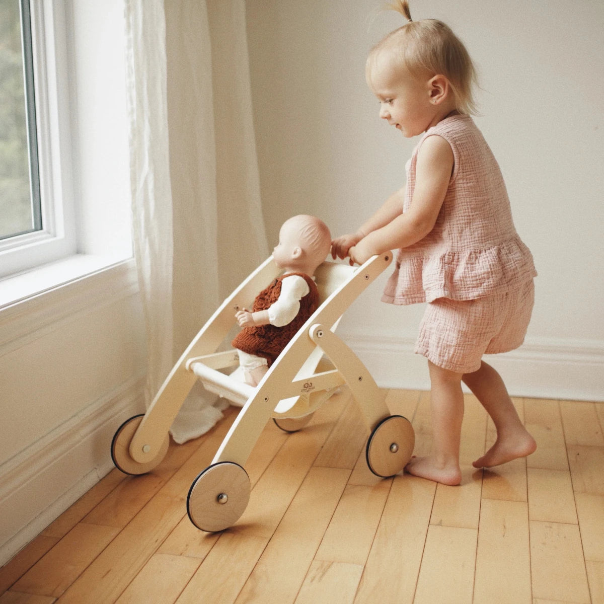 Poussette pour poupée en bois – Kinderfeets - Accessoires poupée - Boutique LeoLudo - Kinderfeets