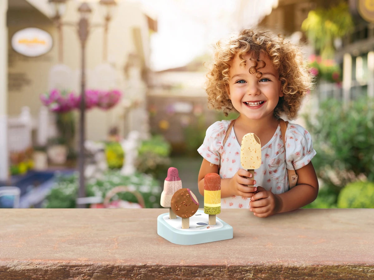 Présentoir de crème glacée en bois avec 4 glaces - Jouets d'imitation - Boutique LeoLudo - Speedy Monkey