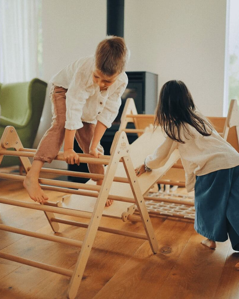 Pyramide d'escalade Pikler Triangle (medium) - Jeu actif - Boutique LeoLudo - Kinderfeets