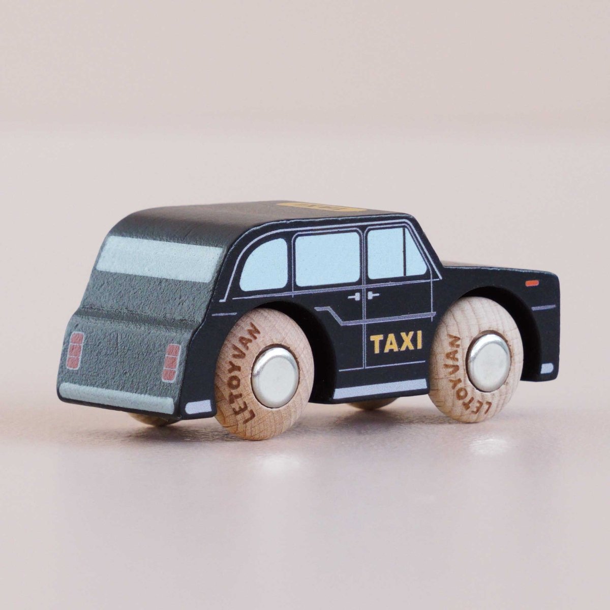 Taxi londonien en bois Bertie -Véhicules de jeu- Boutique LeoLudo-Le Toy Van