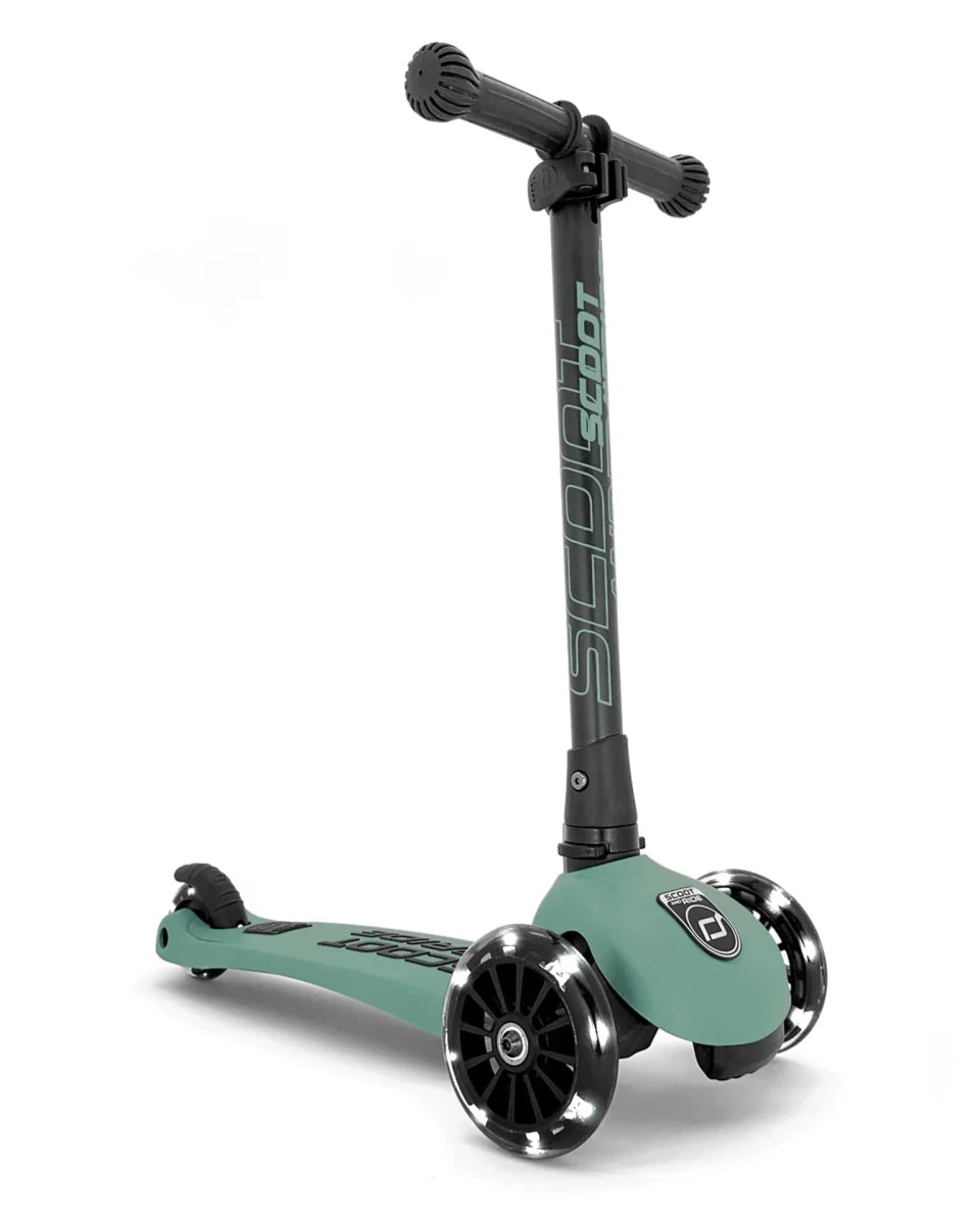 Trottinette Highwaykick 3 avec LED - Vert forêt -Jeux d'extérieur- Boutique LeoLudo-Scoot & Ride