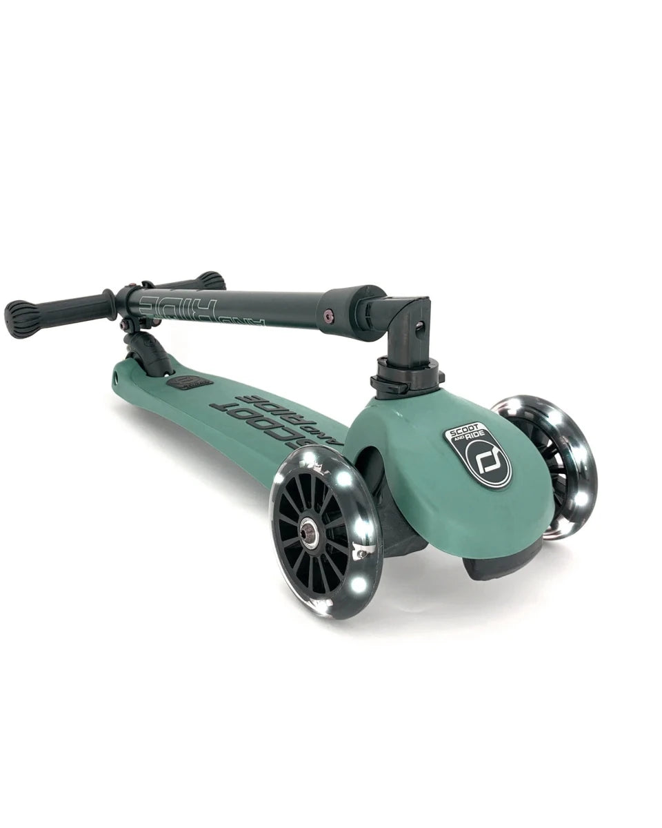 Trottinette Highwaykick 3 avec LED - Vert forêt -Jeux d'extérieur- Boutique LeoLudo-Scoot & Ride
