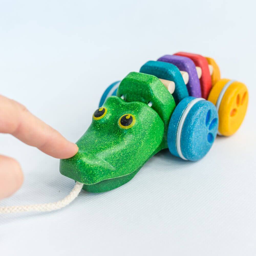 Alligator arc-en-ciel dansant à tirer-Plan Toys-Boutique LeoLudo