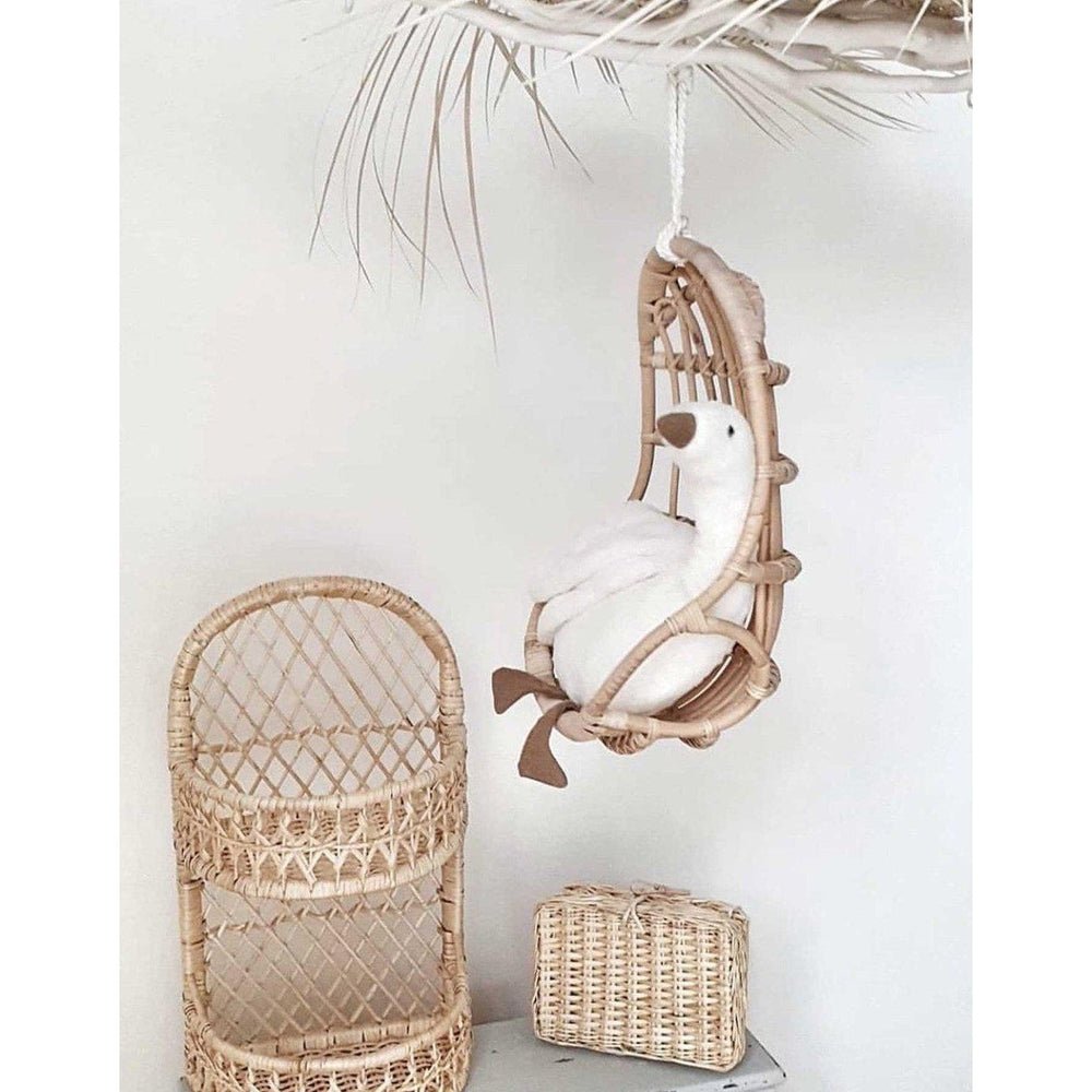 Chaise suspendue en rotin pour poupée - Accessoires poupée - Boutique LeoLudo - Poppie Toys