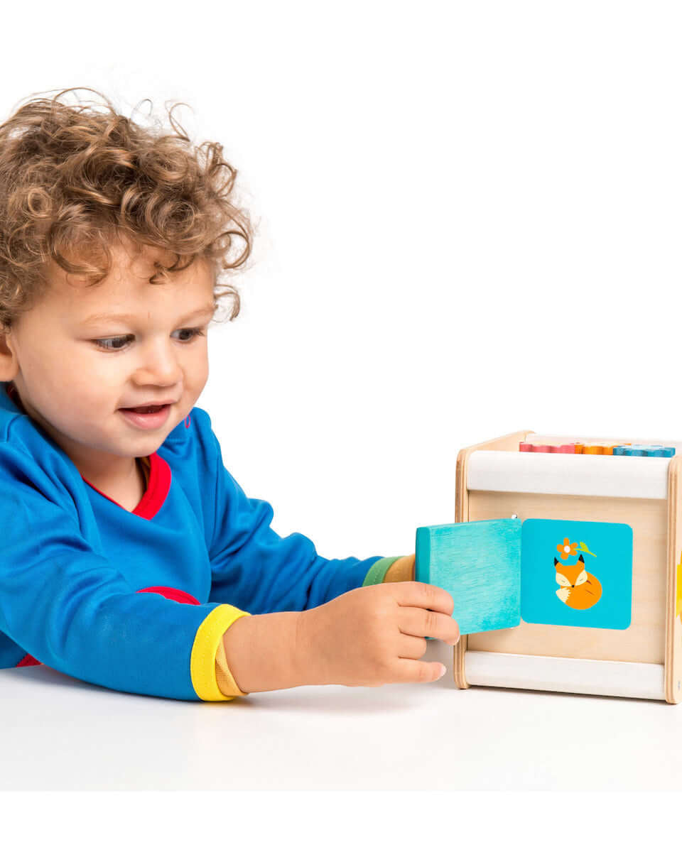 Cube d'activités Petilou - Jouets d'éveil - Boutique LeoLudo - Le Toy Van