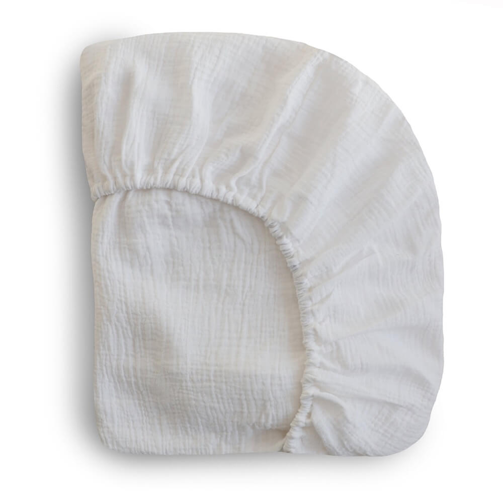 Drap contour de lit de bébé en mousseline - Blanc - Literie - Boutique LeoLudo - Mushie
