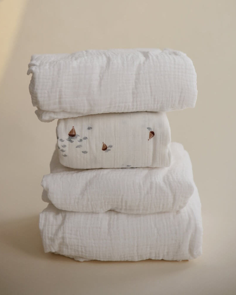 Drap contour de lit de bébé en mousseline - Blanc - Literie - Boutique LeoLudo - Mushie
