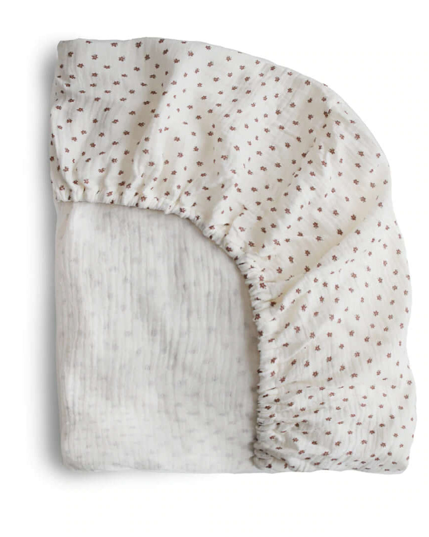 Drap contour de lit de bébé en mousseline - Bloom - Literie - Boutique LeoLudo - Mushie