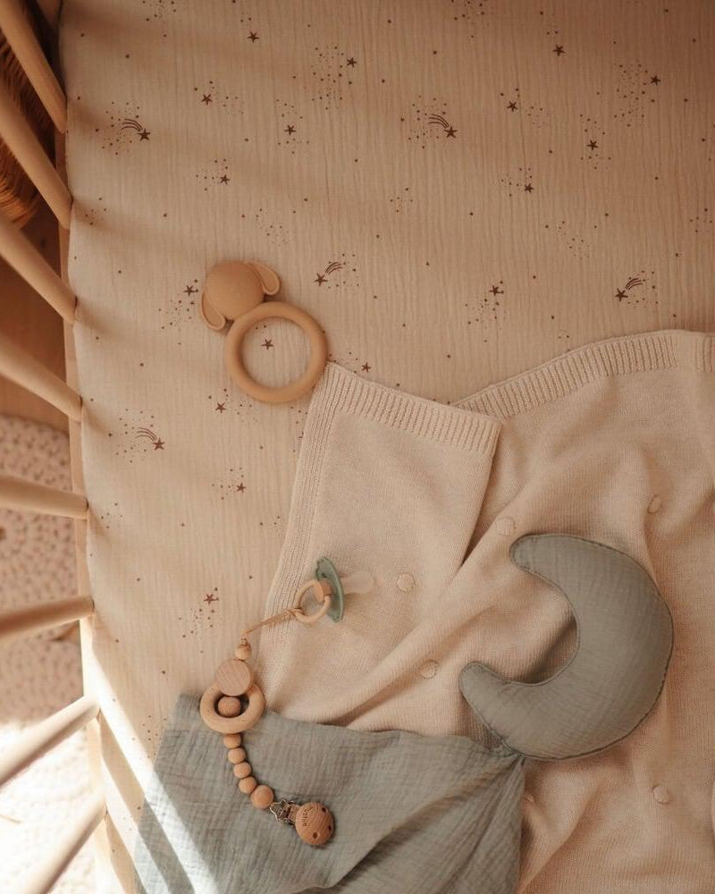 Drap contour de lit de bébé en mousseline - Étoiles filantes - Literie - Boutique LeoLudo - Mushie