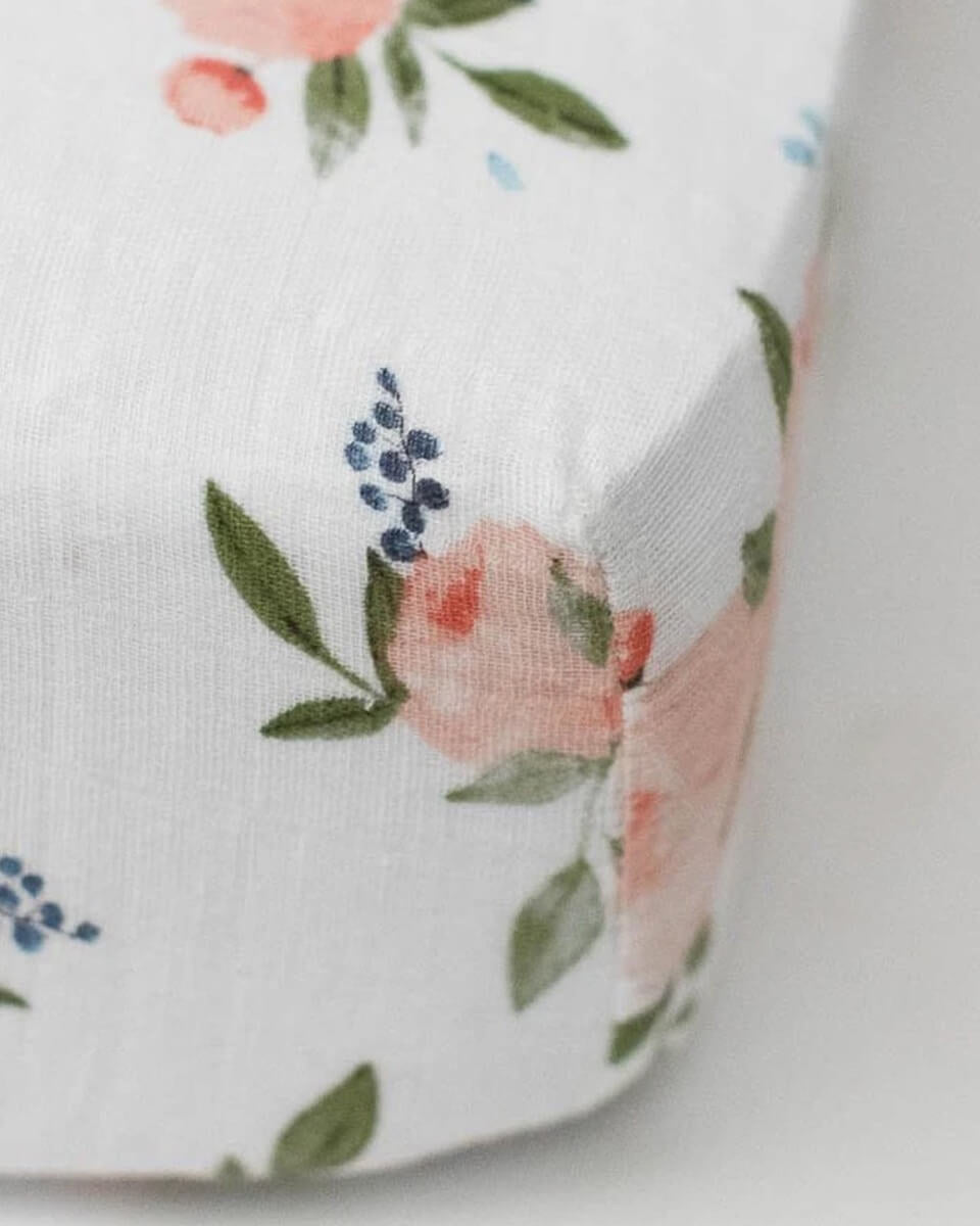 Drap contour en mousseline pour lit de bébé - Watercolor Roses - Literie - Boutique LeoLudo - Little Unicorn