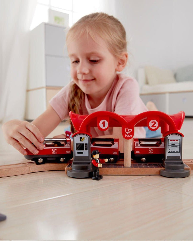 Ensemble de train urbain (51 pcs) - Ensembles de jeu - Boutique LeoLudo - Hape