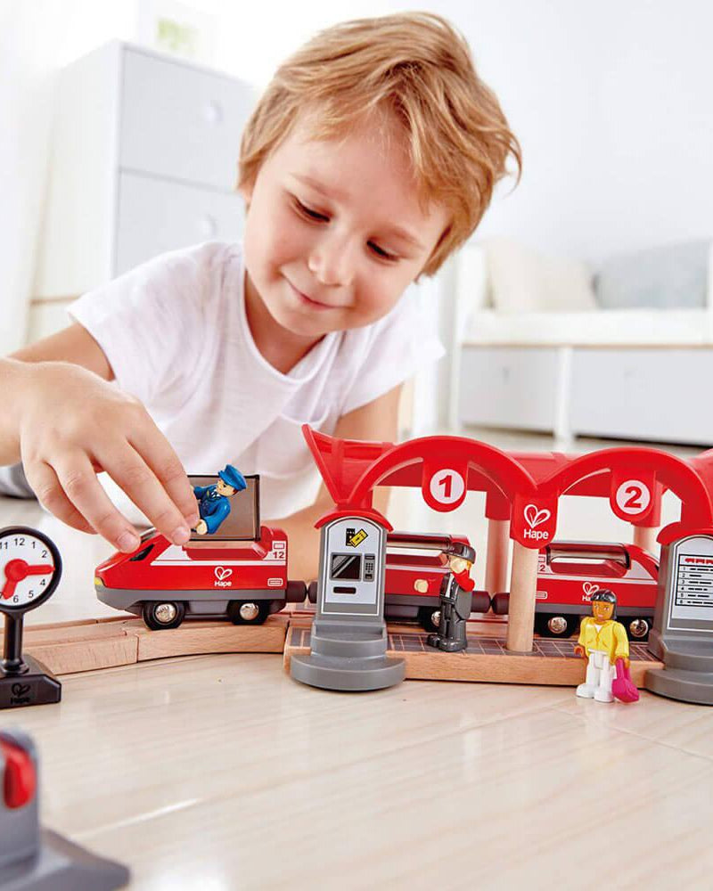 Ensemble de train urbain (51 pcs) - Ensembles de jeu - Boutique LeoLudo - Hape