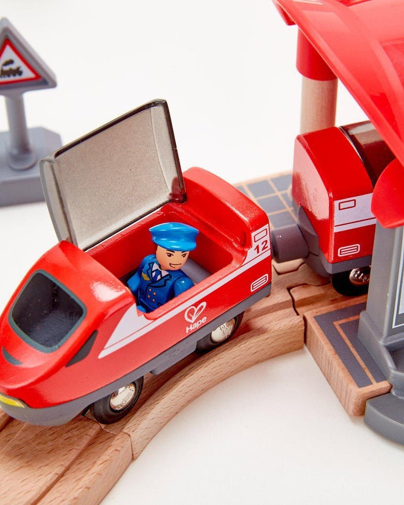 Ensemble de train urbain (51 pcs) - Ensembles de jeu - Boutique LeoLudo - Hape