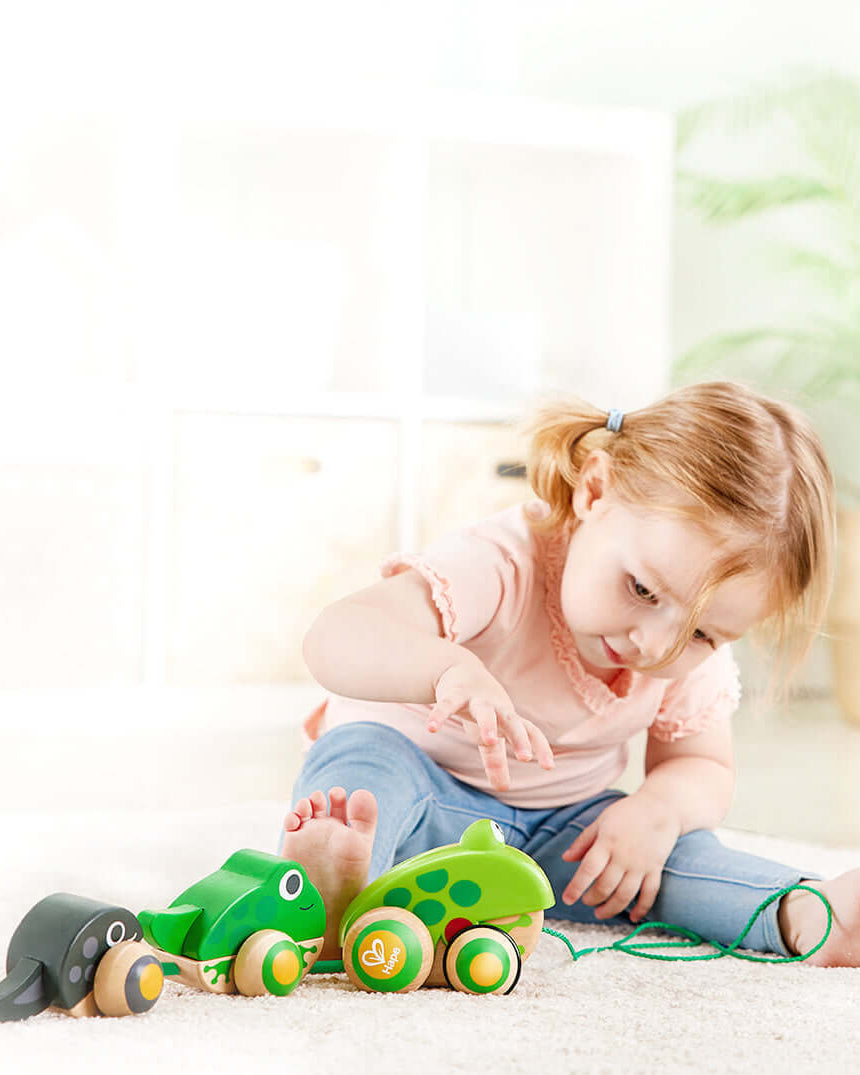 Famille de grenouilles à promener - Jouets à tirer / pousser - Boutique LeoLudo - Hape