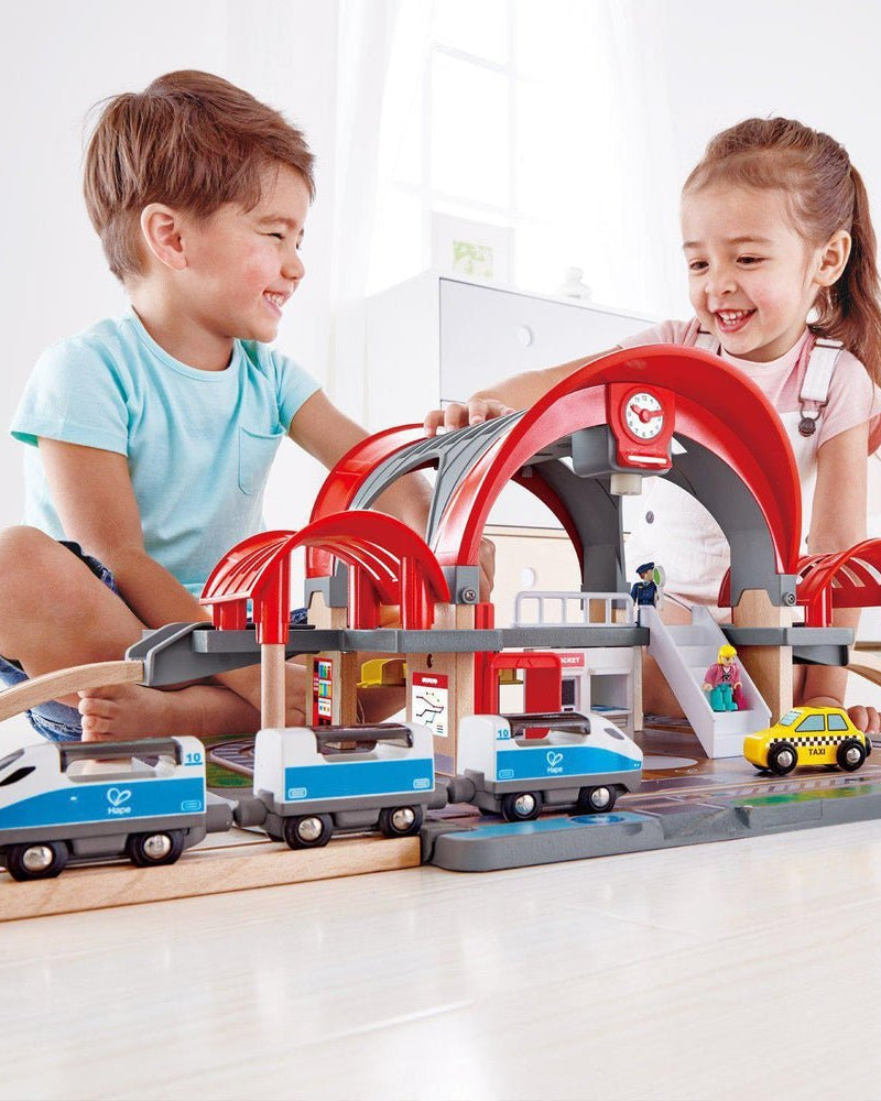 Gare de Grand City - Ensembles de jeu - Boutique LeoLudo - Hape