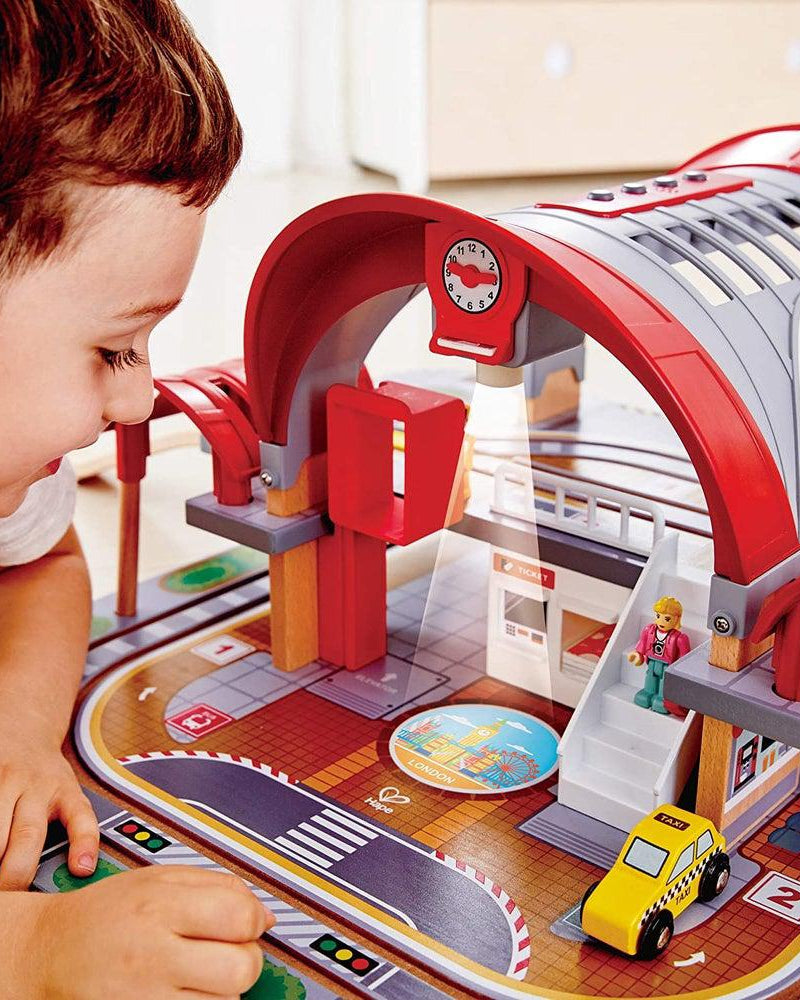 Gare de Grand City - Ensembles de jeu - Boutique LeoLudo - Hape