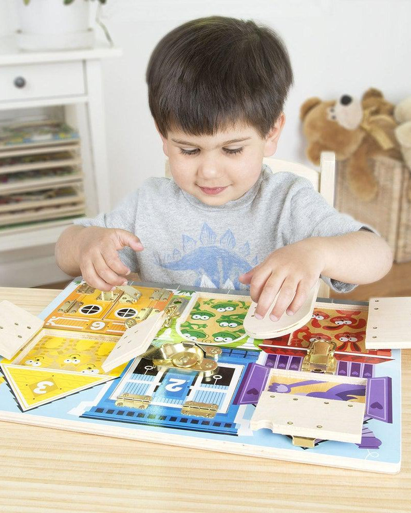 Planche avec portes à serrure - Jeux de motricité fine - Boutique LeoLudo - Melissa & Doug