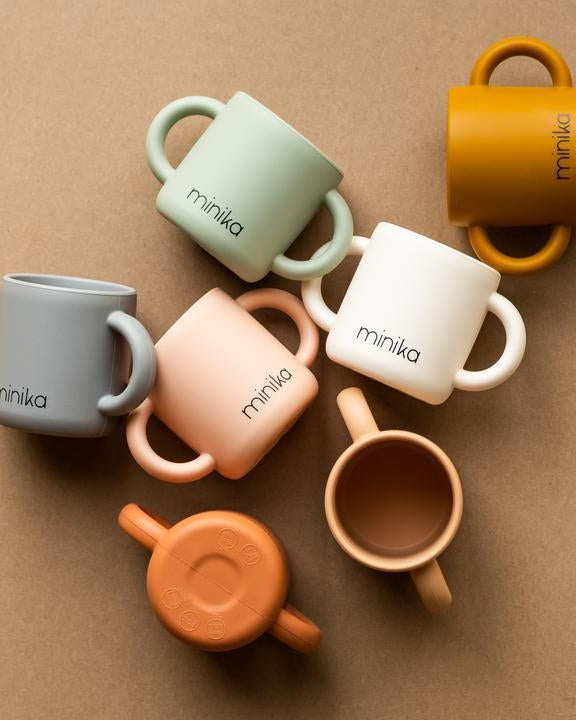 Tasse d'apprentissage avec poignées - Leaf - Alimentation & repas - Boutique LeoLudo - Minika