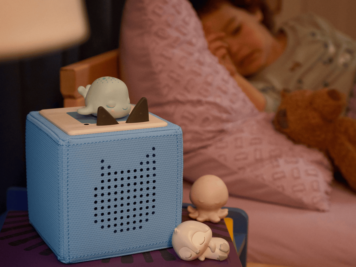 Enfant avec le Tonie Doudou Baleine