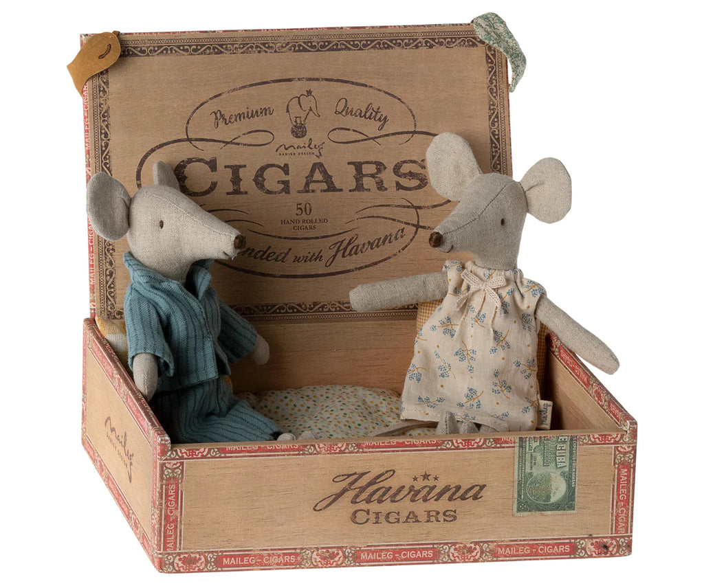 Maman et papa souris dans une boîte de cigares-Maileg-Boutique LeoLudo