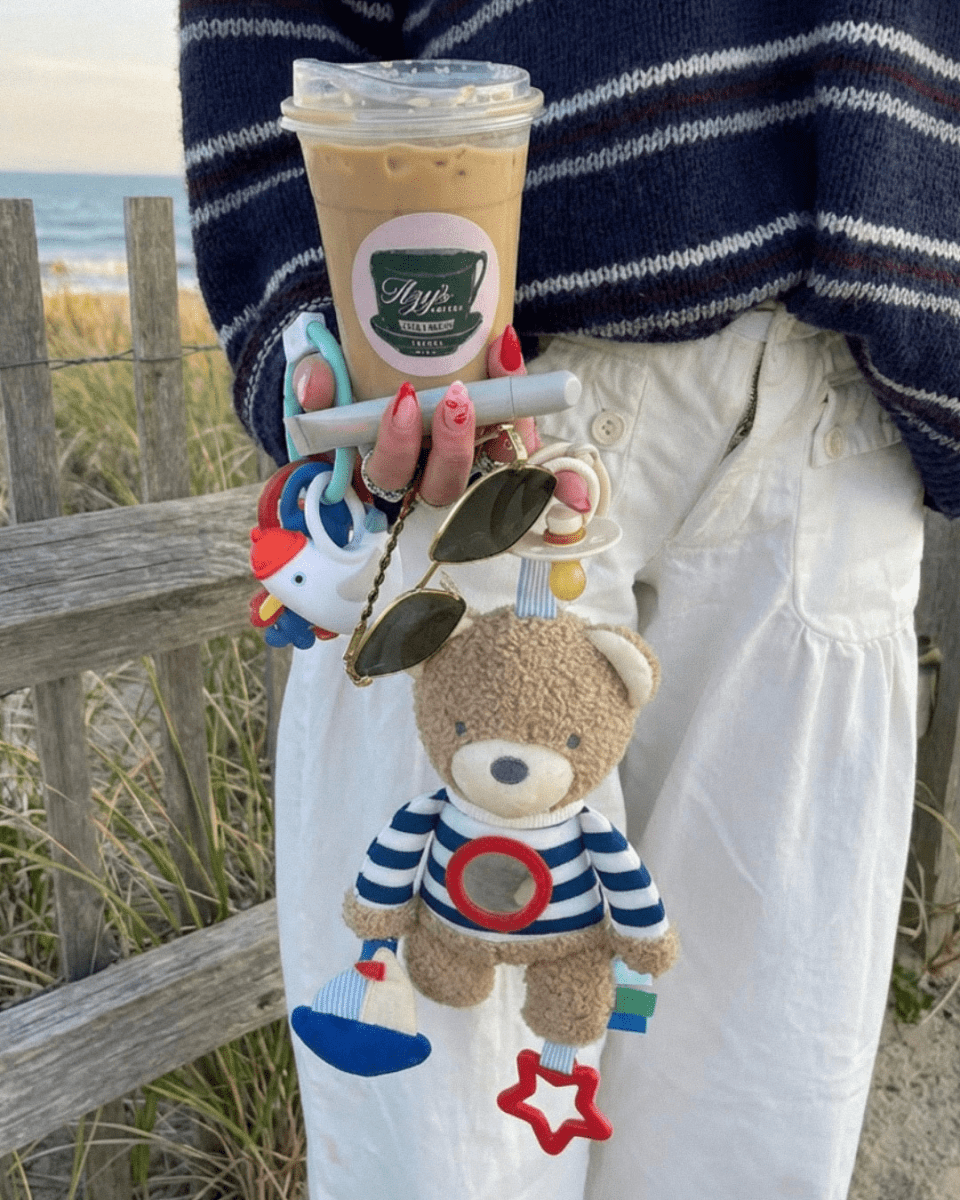 Bitzy Traveler™ – Jouet sensoriel d’éveil à suspendre -Jouets d'éveil- Boutique LeoLudo-Itzy Ritzy Canada