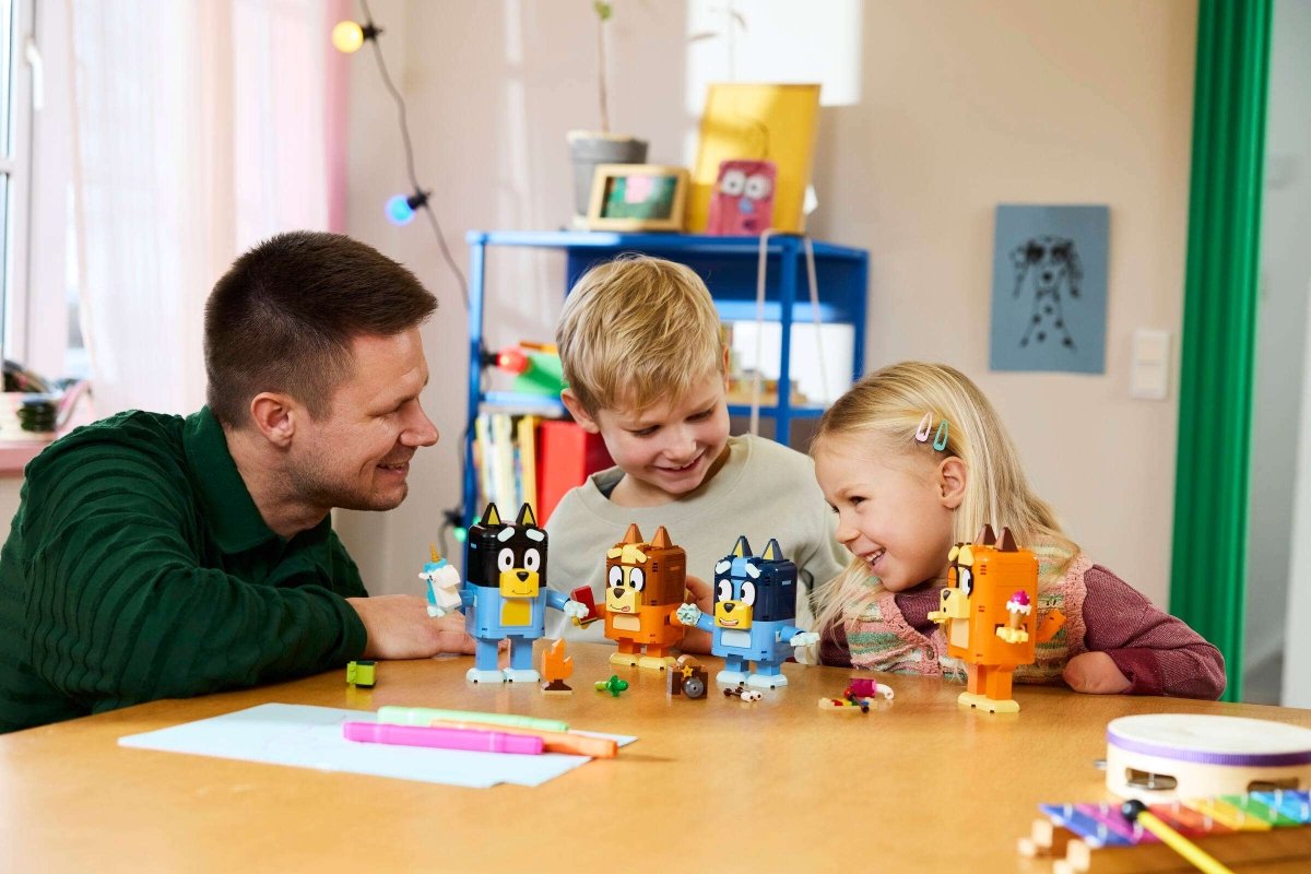 Bluey - Famille à construire (466 pcs.) – LEGO® -Ensembles de jeu- Boutique LeoLudo-LEGO