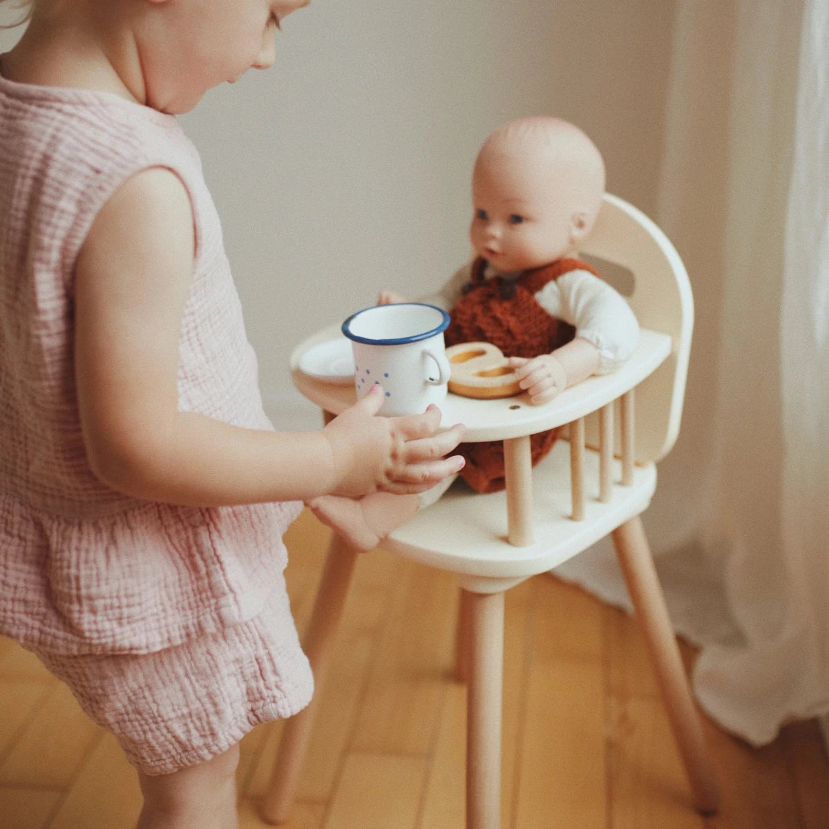 Chaise haute pour poupée en bois – Kinderfeets - Accessoires poupée - Boutique LeoLudo - Kinderfeets