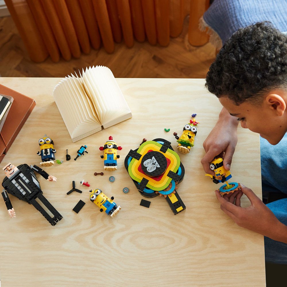 Détestable Moi 4 - Gru et Minions en briques (839 pcs) - Jeux de construction - Boutique LeoLudo - LEGO